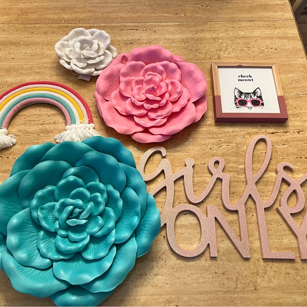 Girls Bedroom Decor